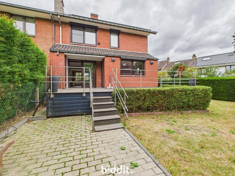 Huis te koop in Wezembeek-Oppem 1970 300000.00€ 3 slaapkamers m² - Zoekertje 578025