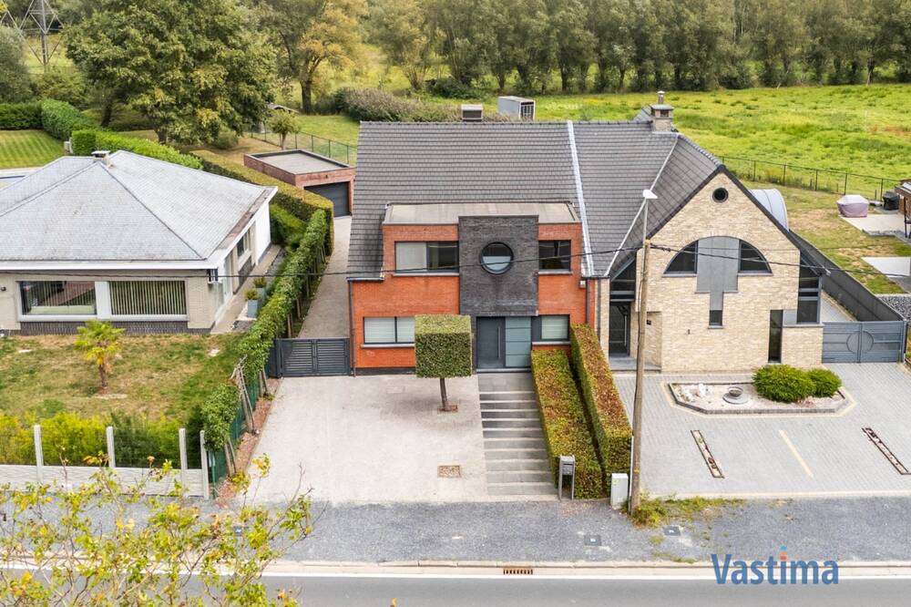 Huis te  koop in Pamel 1760 575000.00€ 4 slaapkamers 254.00m² - Zoekertje 578223