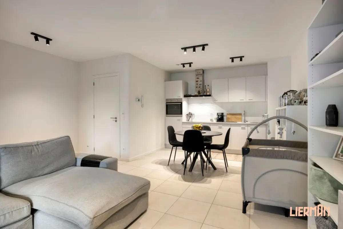 Appartement te  koop in Zellik 1731 325000.00€ 2 slaapkamers 75.00m² - Zoekertje 578615