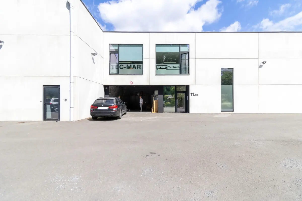 Handelszaak te  huur in Waver 1300 1450.00€  slaapkamers 150.00m² - Zoekertje 578839