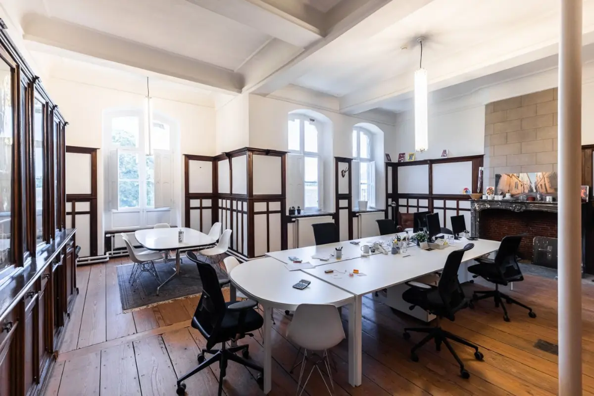 Handelszaak te  huur in Dilbeek 1700 11250.00€  slaapkamers 1000.00m² - Zoekertje 579371