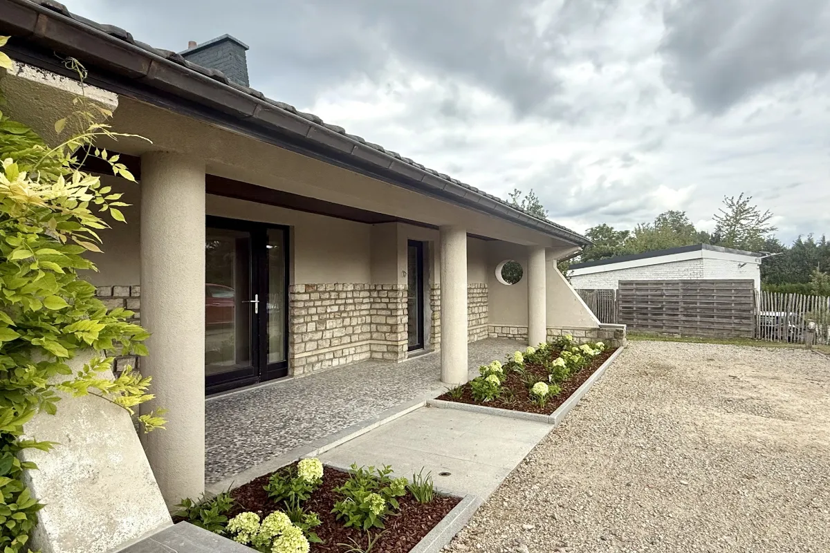 Commerce à louer à Lasne 1380 0.00€  chambres 27.00m² - Annonce 580273