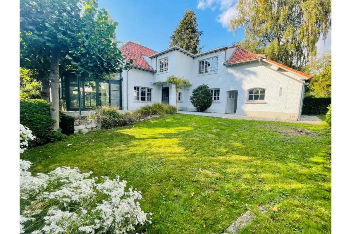 Huis te  huur in Groot-Bijgaarden 1702 2200.00€ 4 slaapkamers 215.00m² - Zoekertje 582460