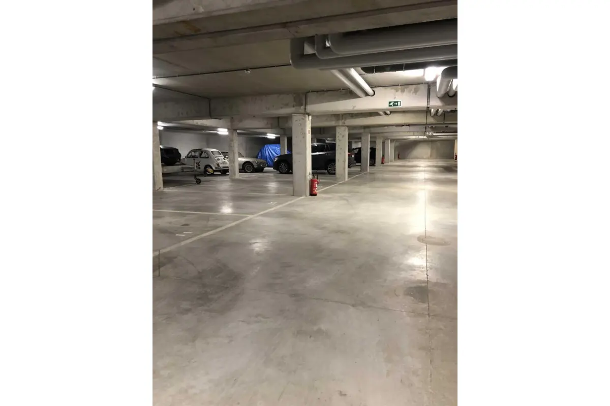 Parking / garage à vendre à Waterloo 1410 18000.00€  chambres m² - Annonce 582066