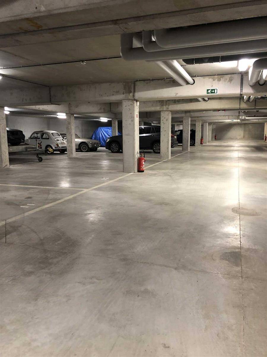 Parking / garage à vendre à Waterloo 1410 21500.00€ chambres m² - Annonce 582066