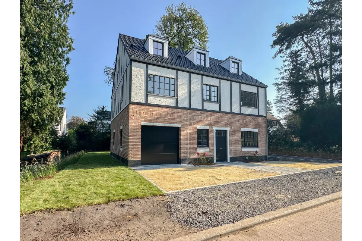 Maison à louer à La Hulpe 1310 2800.00€ 4 chambres 230.00m² - Annonce 581379