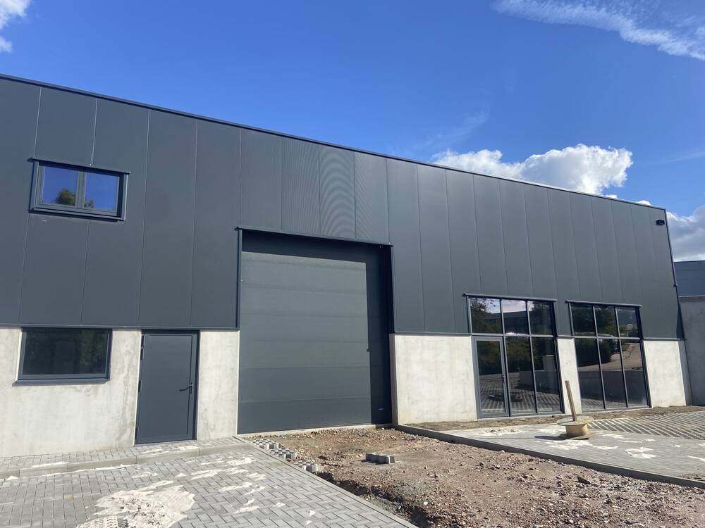 Handelszaak te  huur in Waver 1300 1800.00€  slaapkamers 202.00m² - Zoekertje 582176