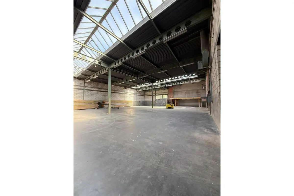 Commerce à louer à Zichem 3271 3000.00€  chambres 600.00m² - Annonce 637716