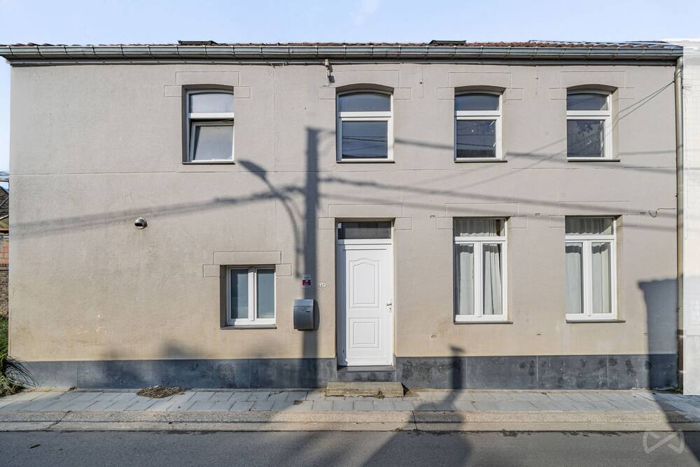 Huis te  koop in Geldenaken 1370 295000.00€ 5 slaapkamers 213.00m² - Zoekertje 583984