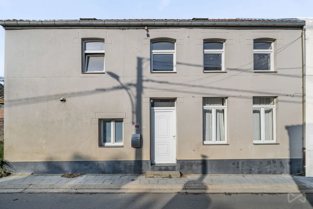 Huis te  koop in Geldenaken 1370 275000.00€ 5 slaapkamers 213.00m² - Zoekertje 583984