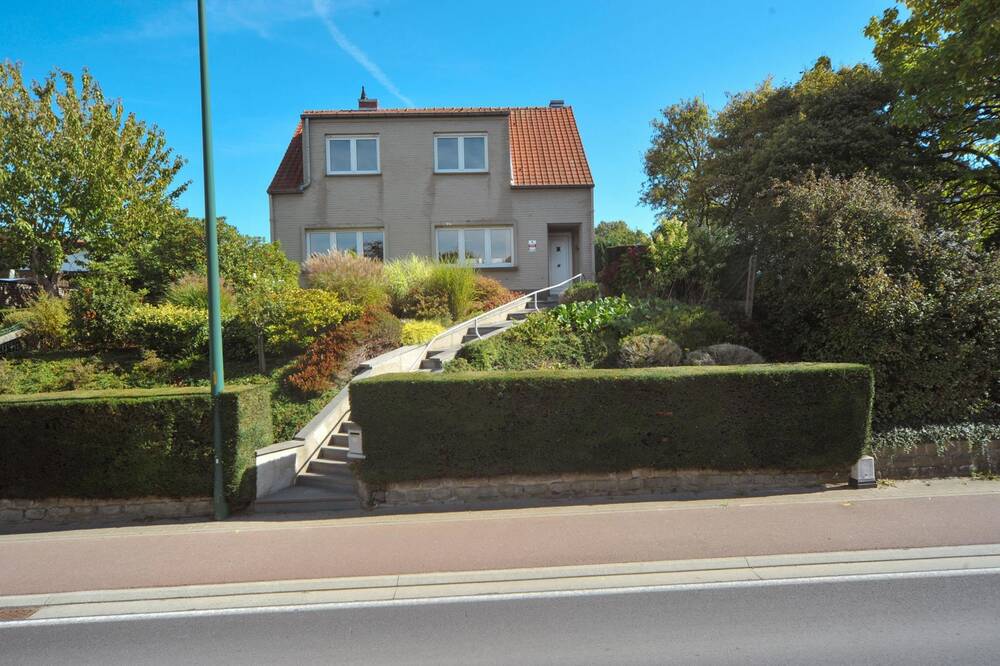 Huis te  koop in Sint-Pieters-Leeuw 1600 520000.00€ 3 slaapkamers 145.00m² - Zoekertje 584257