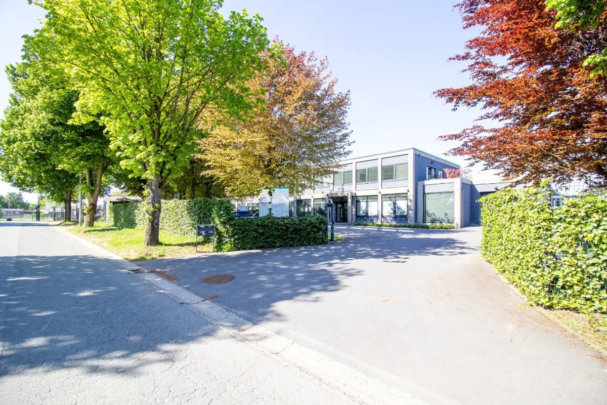 Commerce à louer à Nivelles 1400 2300.00€  chambres 244.00m² - Annonce 584591