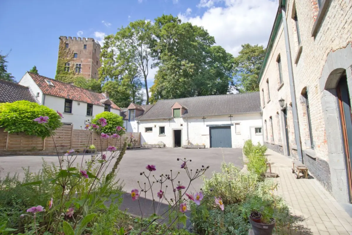 Maison à vendre à Mont-Saint-Guibert 1435 530000.00€ 3 chambres 300.00m² - Annonce 586115