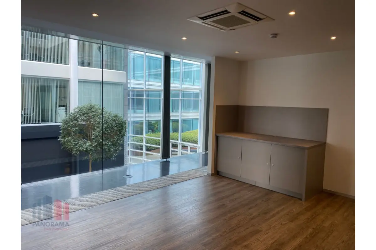 Handelszaak te  huur in Vilvoorde 1800 31707.00€  slaapkamers 2624.00m² - Zoekertje 585802