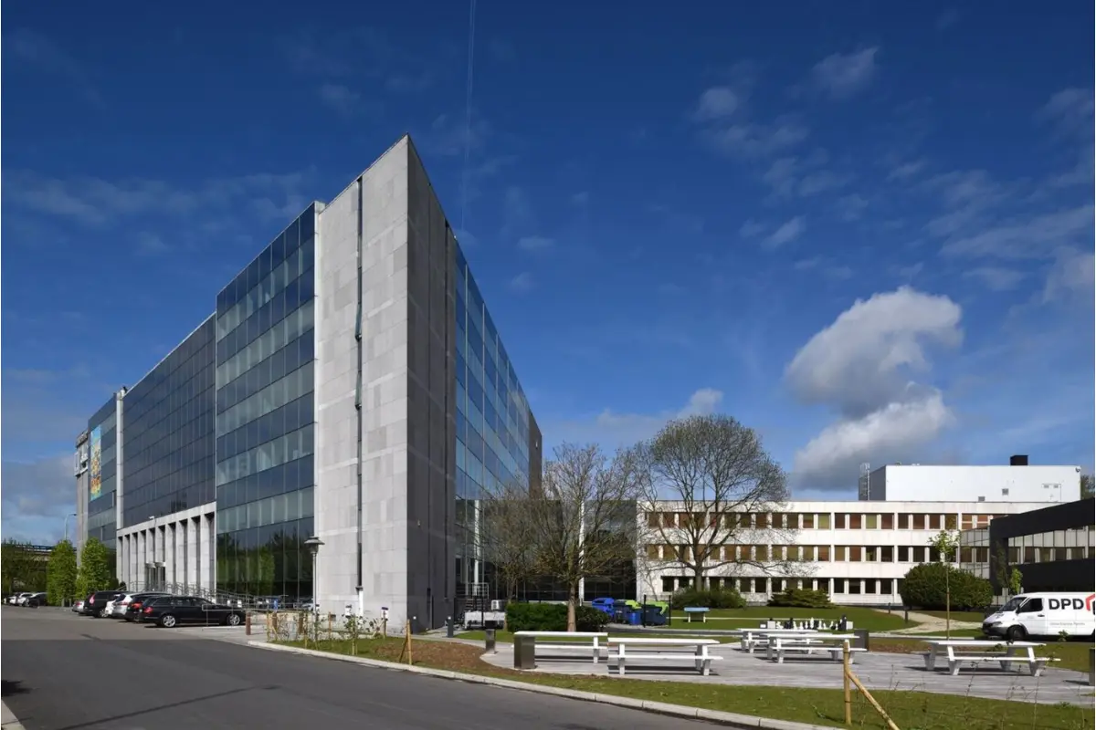 Commerce à louer à Drogenbos 1620 10834.00€  chambres 1000.00m² - Annonce 586814