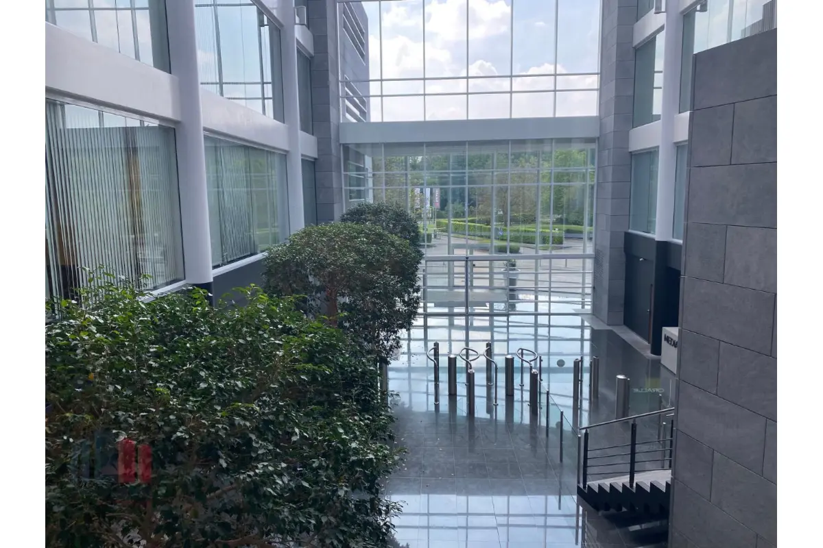 Handelszaak te  huur in Vilvoorde 1800 15817.00€  slaapkamers 1309.00m² - Zoekertje 586787