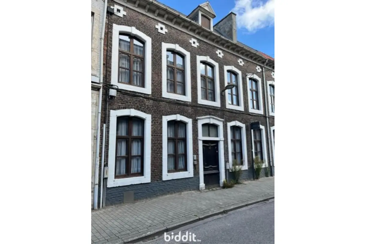 Huis te  koop in Tienen 3300 175000.00€ 4 slaapkamers m² - Zoekertje 588421