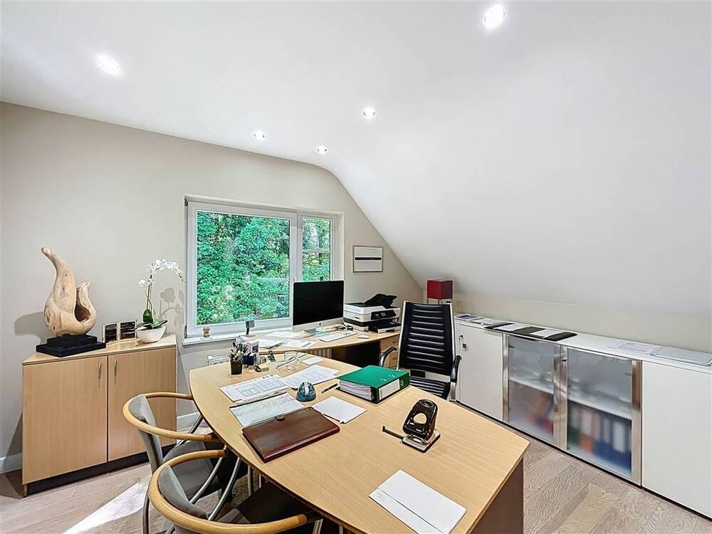 Handelszaak te  huur in Waver 1300 520.00€  slaapkamers m² - Zoekertje 588652