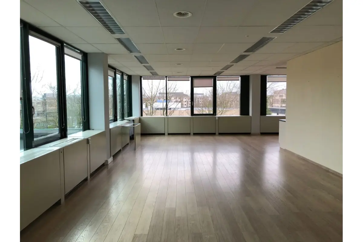 Commerce à louer à Zaventem 1930 3438.00€  chambres 750.00m² - Annonce 588901