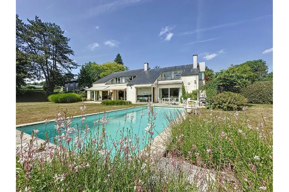Villa te  koop in Sint-Genesius-Rode 1640 1650000.00€ 4 slaapkamers 360.00m² - Zoekertje 589853