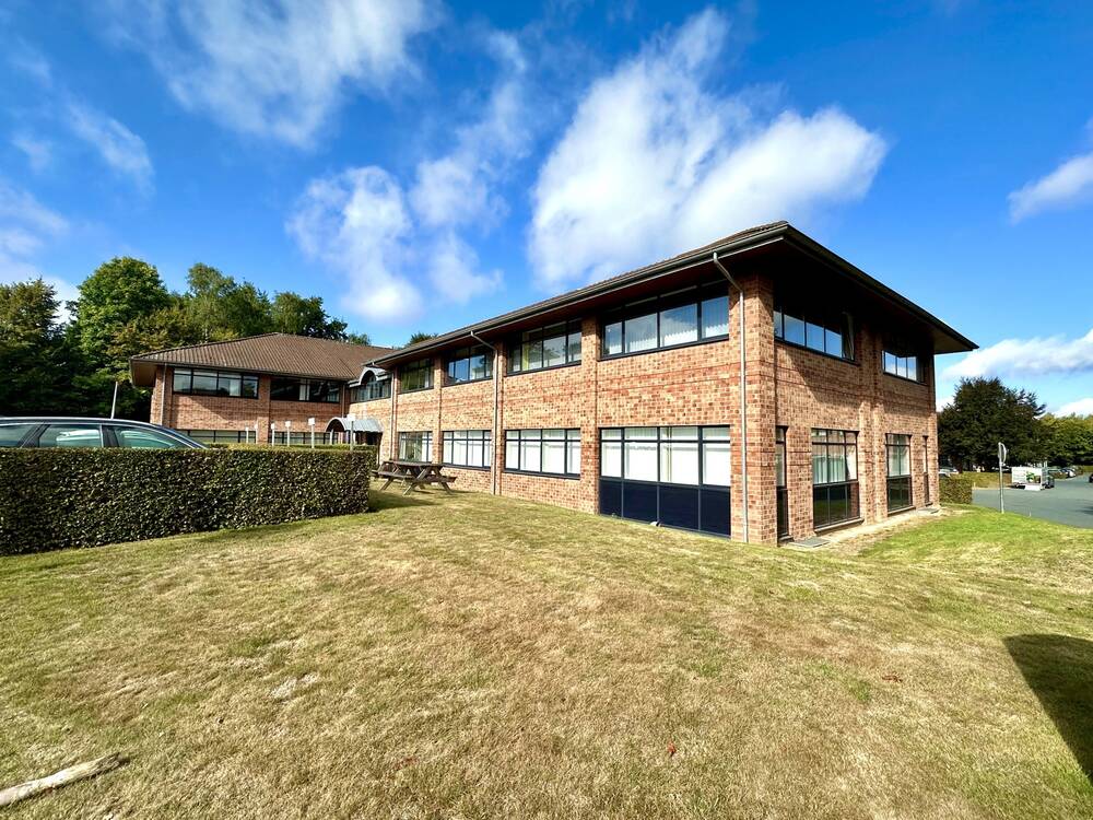 Commerce à louer à Lasne 1380 2950.00€ chambres 180.00m² - Annonce 590463