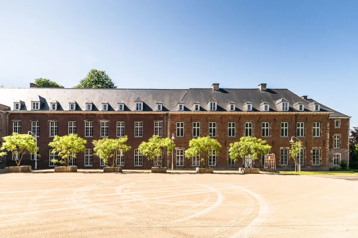 Handelszaak te  huur in Dilbeek 1700 6750.00€  slaapkamers 600.00m² - Zoekertje 590272