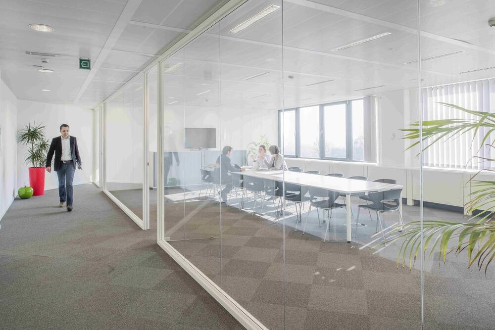 Commerce à louer à Zaventem 1930 5896.00€ chambres 566.00m² - Annonce 590269