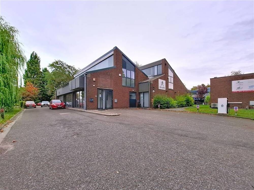 Commerce à louer à Louvain-la-Neuve 1348 3000.00€ chambres 260.00m² - Annonce 591454