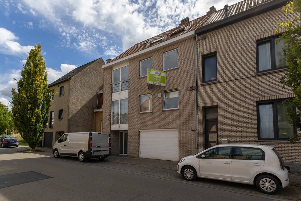 Huis te  koop in Sint-Pieters-Leeuw 1600 525000.00€ 6 slaapkamers 325.00m² - Zoekertje 591550