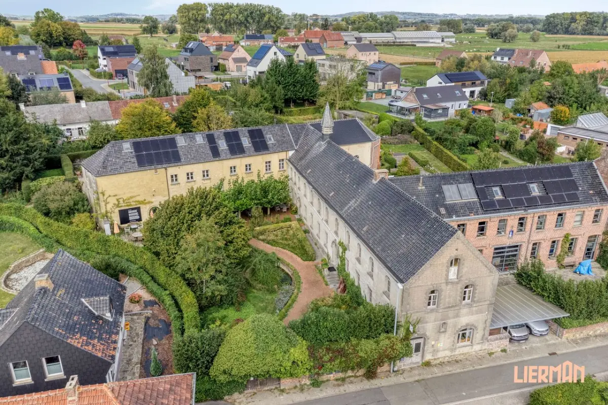 Handelszaak te  koop in Bever 1547 1395000.00€  slaapkamers m² - Zoekertje 593006