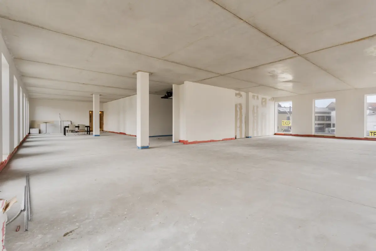 Handelszaak te  koop in Sint-Pieters-Leeuw 1600 573424.00€  slaapkamers 359.00m² - Zoekertje 592903