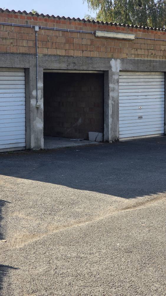 Parking / garage à vendre à Drogenbos 1620 40000.00€ chambres m² - Annonce 592528