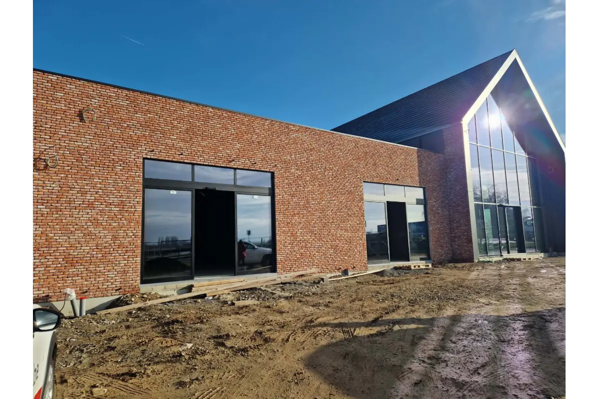 Commerce à louer à Tubize 1480 2145.00€  chambres 143.00m² - Annonce 593883