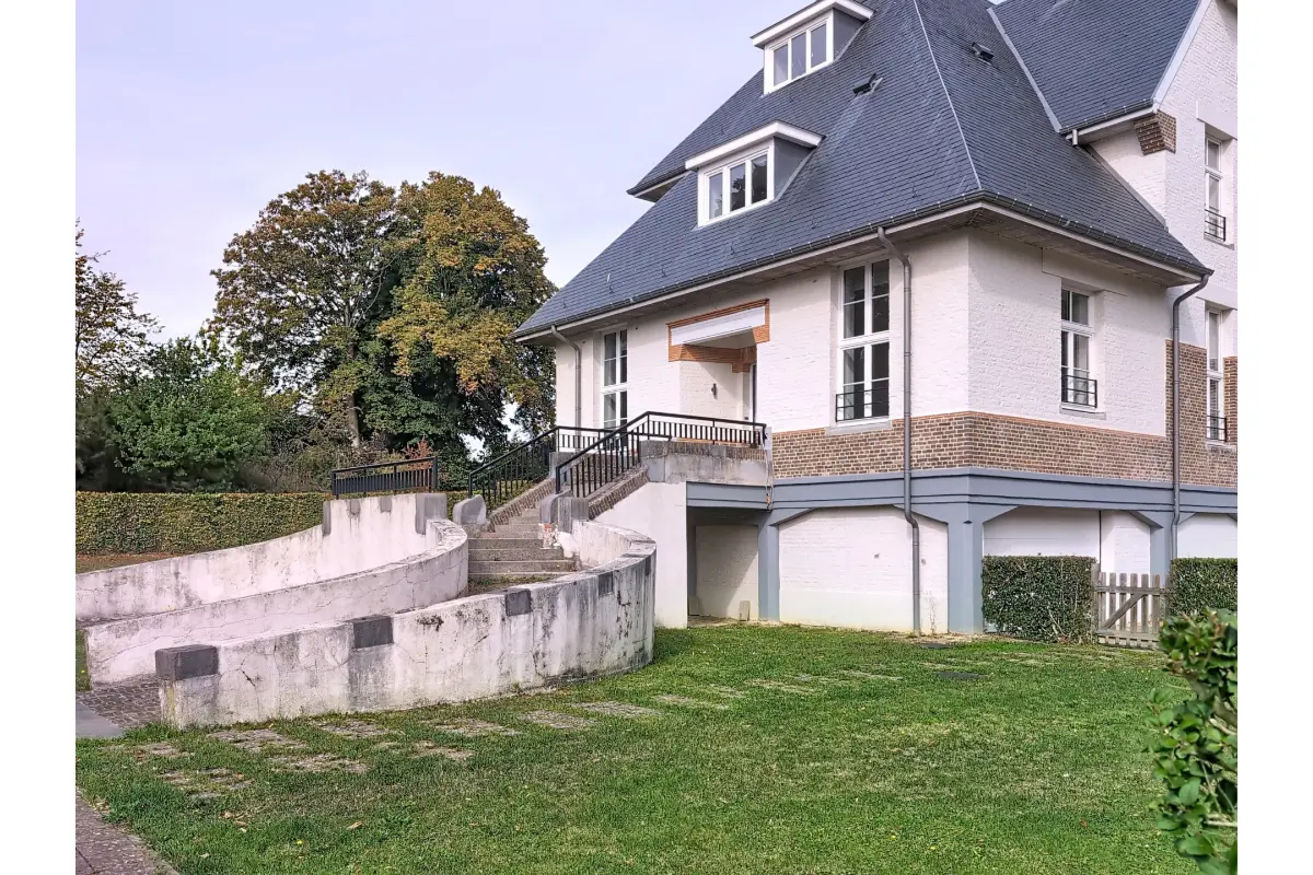 Huis te  huur in Waterloo 1410 2400.00€ 4 slaapkamers 167.00m² - Zoekertje 593522