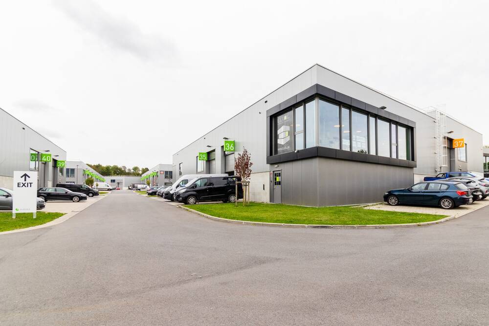 Commerce à louer à Mont-Saint-Guibert 1435 3380.00€ chambres 368.00m² - Annonce 595956