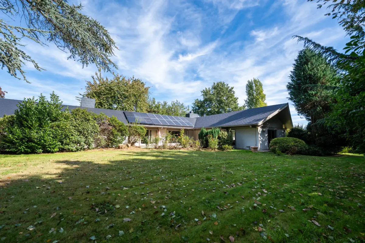 Huis te  koop in Genepiën 1470 825000.00€ 5 slaapkamers 338.00m² - Zoekertje 596330