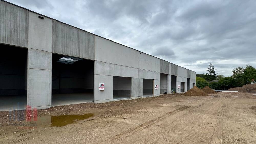 Commerce à louer à Affligem 1790 5400.00€  chambres 726.00m² - Annonce 596868