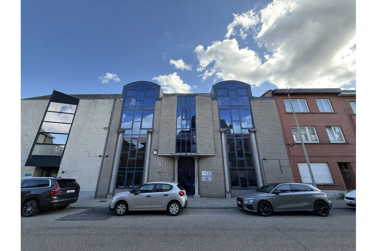 Handelszaak te  huur in Strombeek-Bever 1853 1850.00€  slaapkamers 215.00m² - Zoekertje 597040