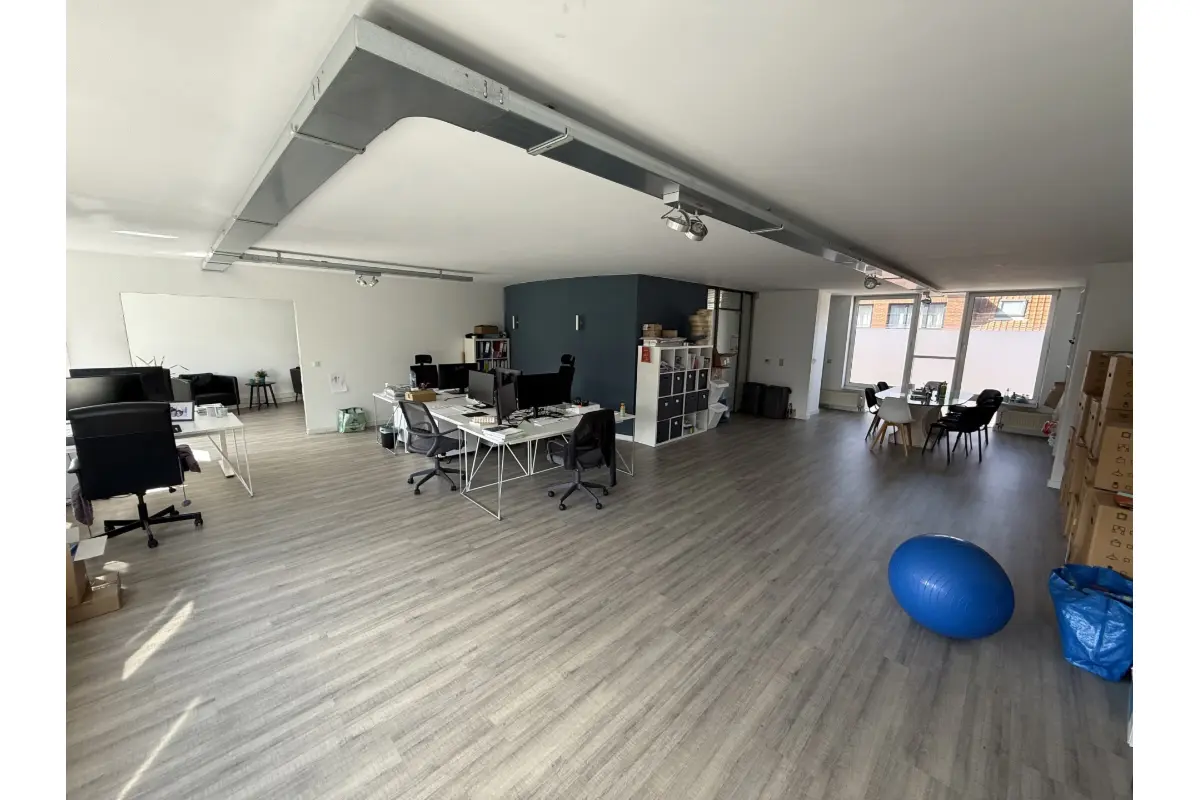 Commerce à louer à Strombeek-Bever 1853 1850.00€  chambres 215.00m² - Annonce 597040