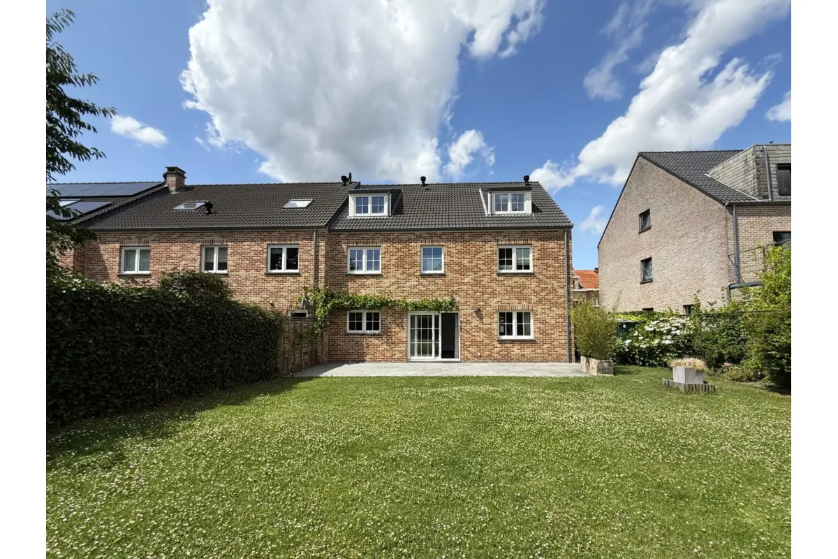 Huis te  huur in Wezembeek-Oppem 1970 2950.00€ 6 slaapkamers 273.00m² - Zoekertje 597719