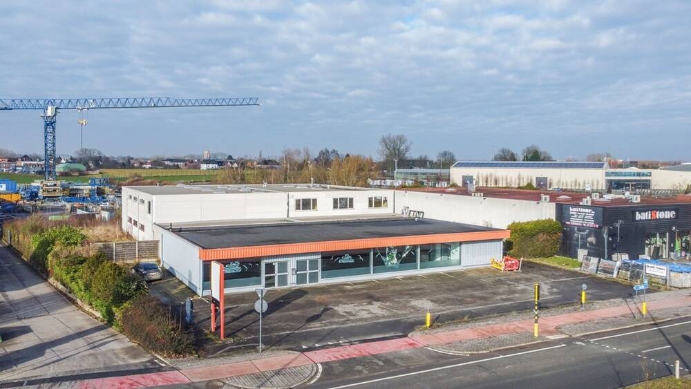 Huis te  koop in Sint-Pieters-Leeuw 1600 2600000.00€  slaapkamers 2051.00m² - Zoekertje 597594
