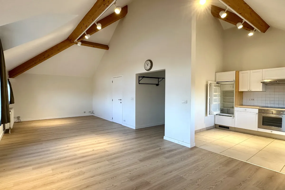 Appartement à louer à Lasne 1380 1000.00€ 1 chambres 75.00m² - Annonce 600909