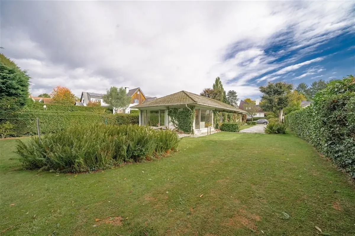 Bungalow te  koop in Waterloo 1410 495000.00€ 3 slaapkamers 150.00m² - Zoekertje 601218