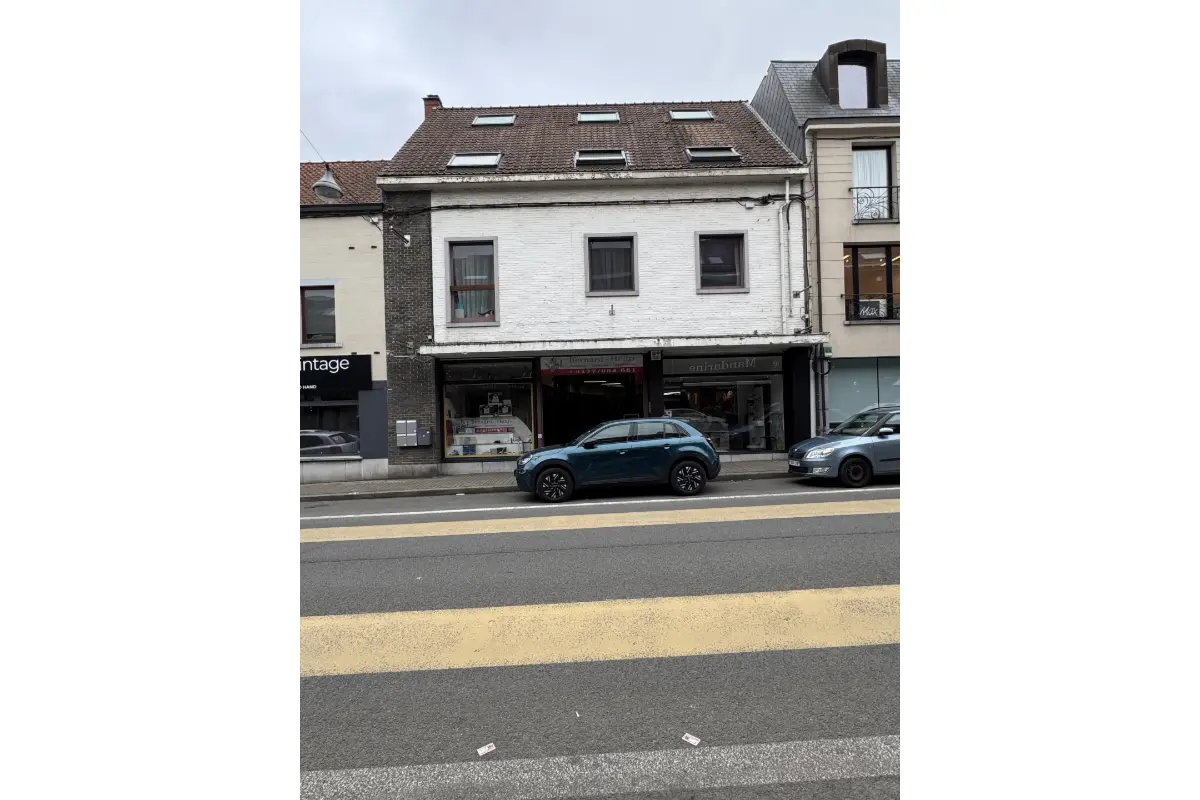 Commerce à louer à La Hulpe 1310 900.00€  chambres 150.00m² - Annonce 603934