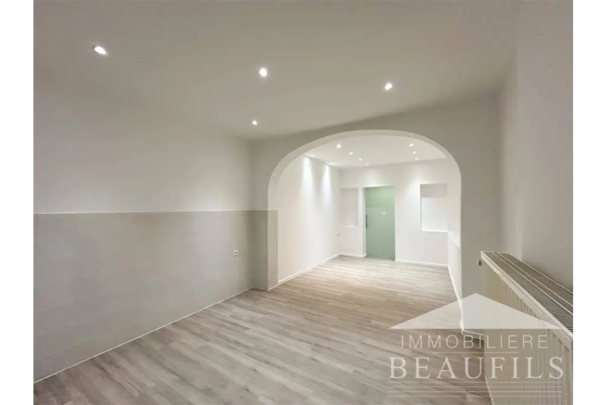 Handelszaak te  huur in Nijvel 1400 800.00€  slaapkamers 60.00m² - Zoekertje 603404