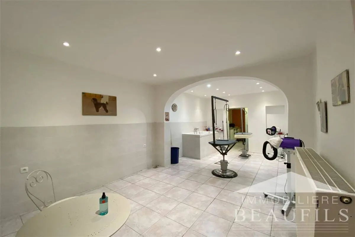 Handelszaak te  in Nijvel 1400 800.00€  slaapkamers 60.00m² - Zoekertje 603404