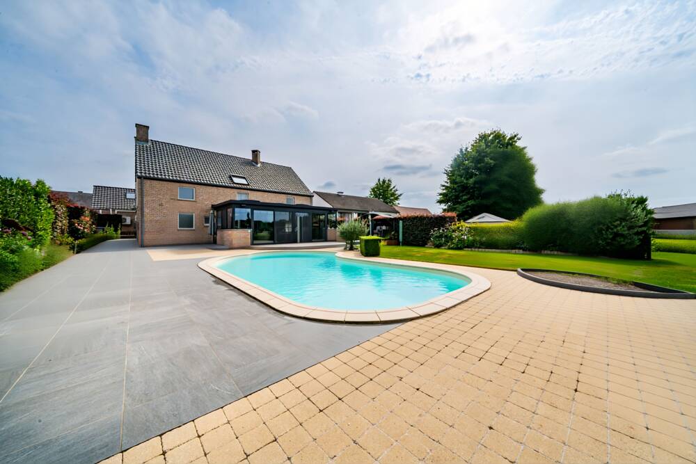 Villa à  à Villers-la-Ville 1495 875000.00€ 5 chambres 330.00m² - Annonce 603664