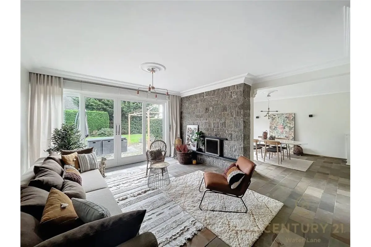 Huis te  huur in Lasne 1380 2300.00€ 6 slaapkamers 260.00m² - Zoekertje 604959