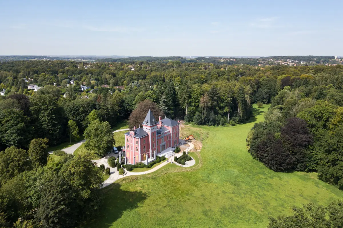 Appartement te  huur in Sint-Genesius-Rode 1640 3000.00€ 2 slaapkamers 326.00m² - Zoekertje 604493