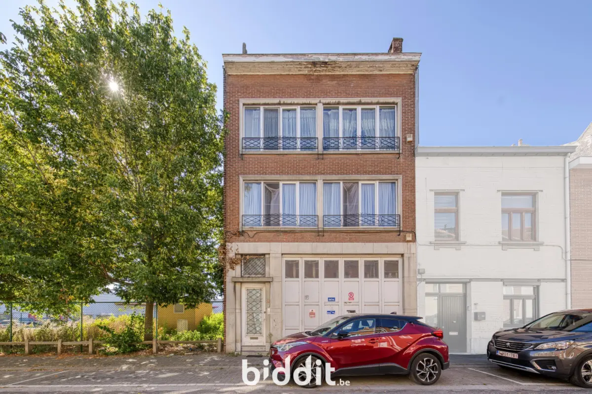 Huis te  koop in Sint-Pieters-Leeuw 1600 355000.00€ 4 slaapkamers m² - Zoekertje 604984